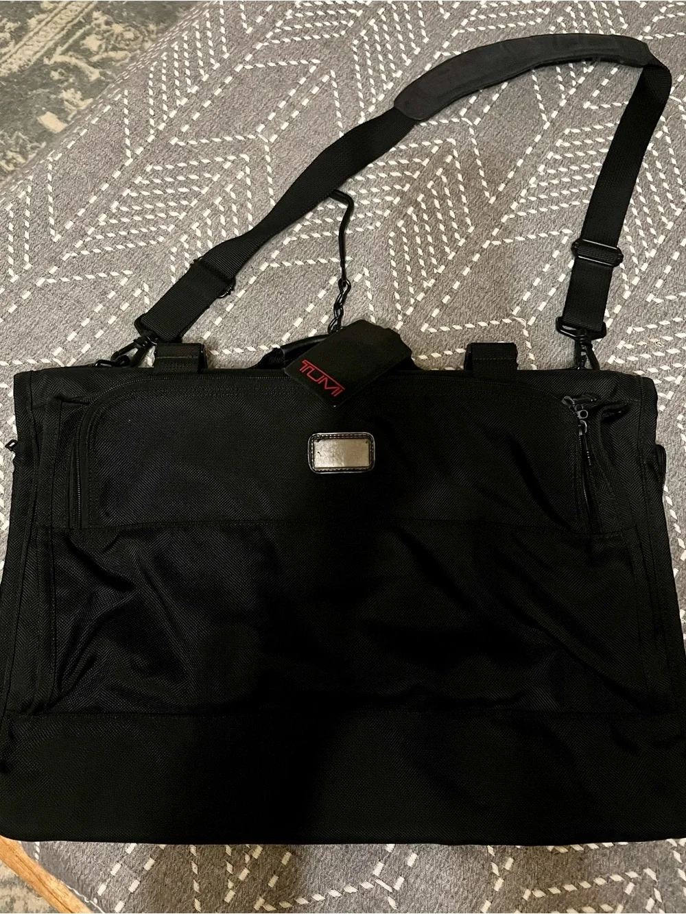🔴 Tumi Alpha Tri-Fold Carry On